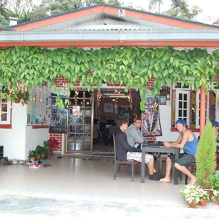 Rovers Inn Cameron Highlands Exterior photo