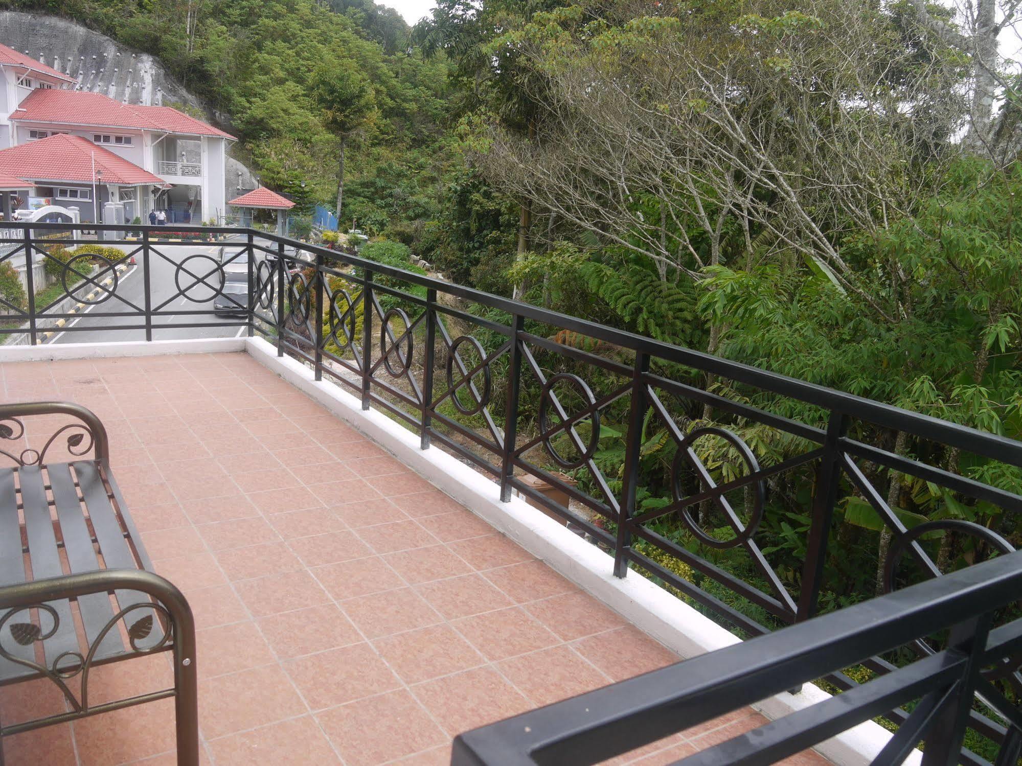 Rovers Inn Cameron Highlands Exterior photo