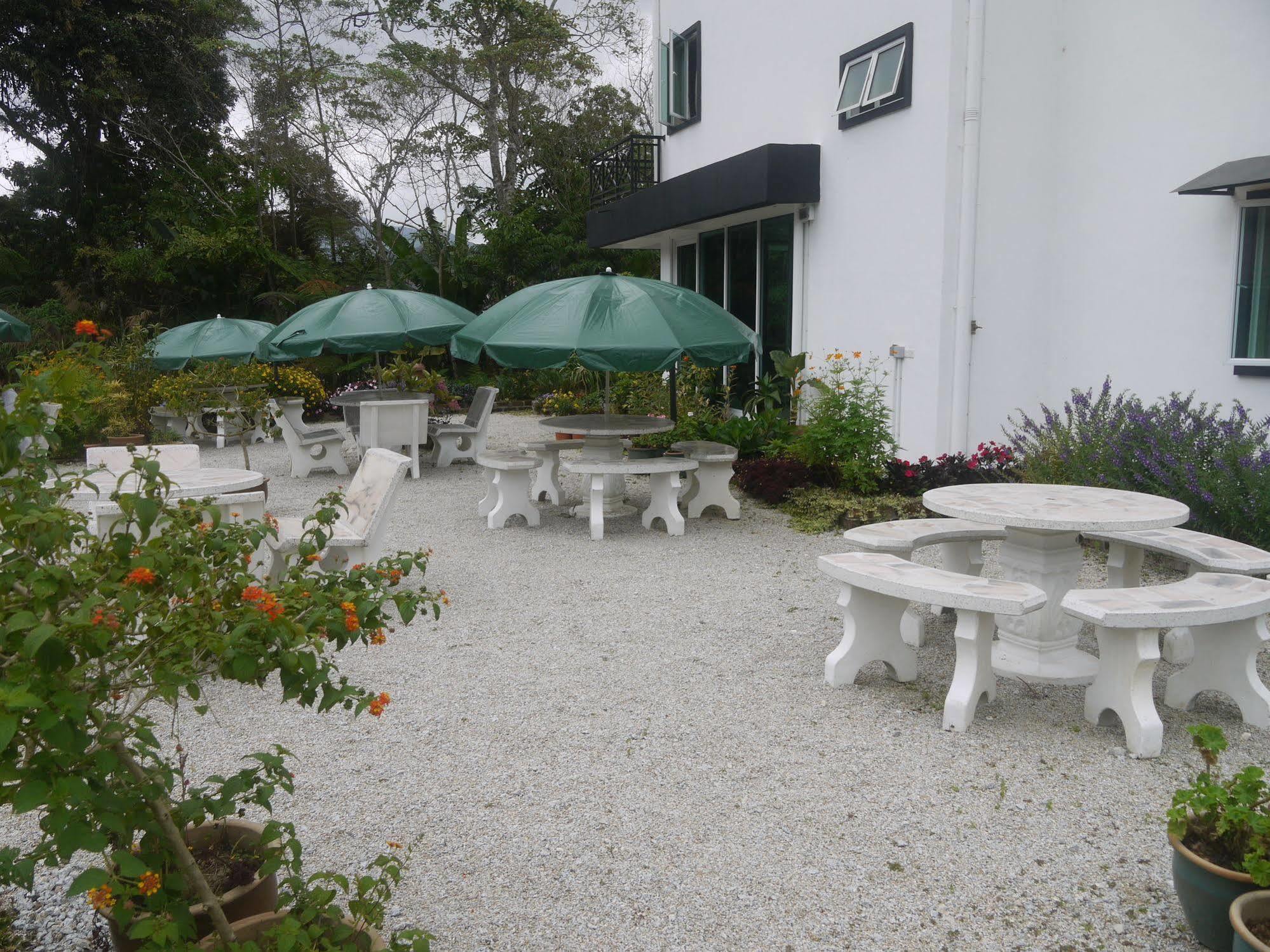 Rovers Inn Cameron Highlands Exterior photo
