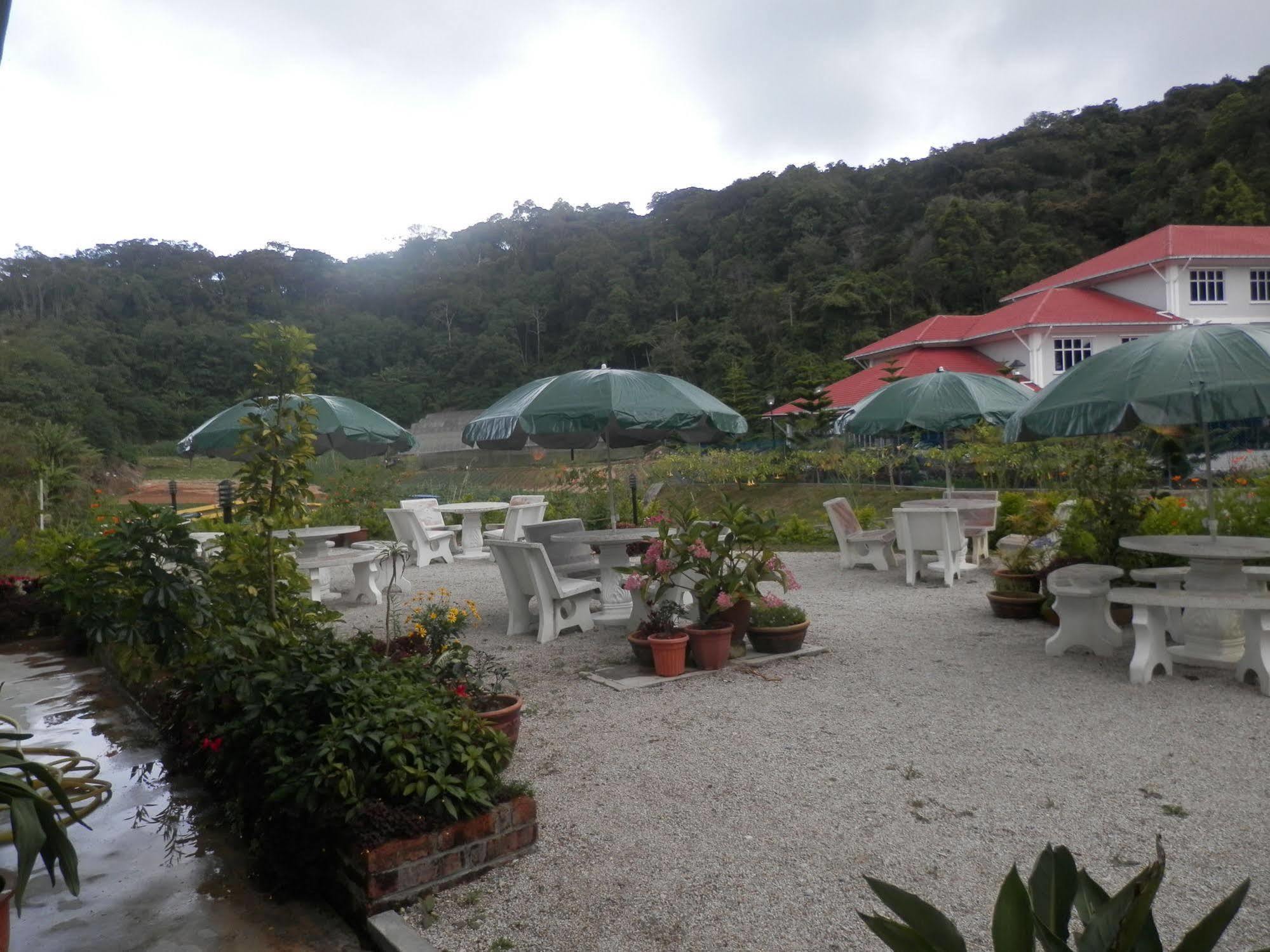 Rovers Inn Cameron Highlands Exterior photo
